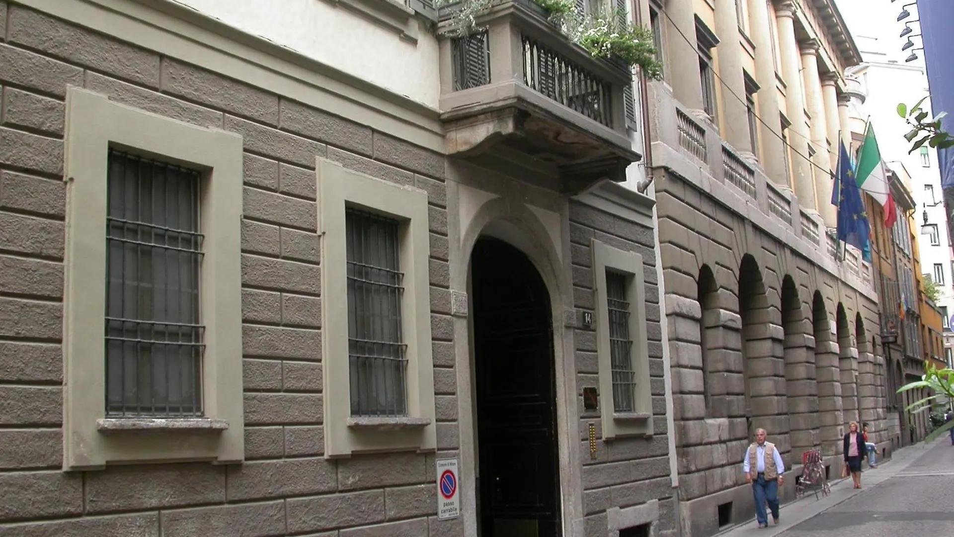 Penthouse In Fashion District Of Milan, Close To Montenapoleone, Duomo, Scala 아파트