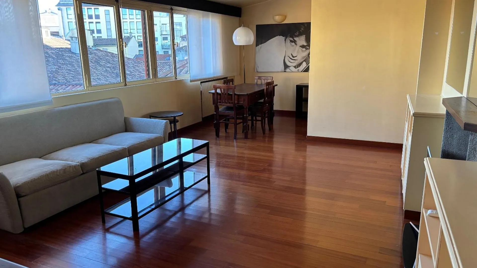 Επικοινωνία με το Penthouse In Fashion District Of Milan, Close To Montenapoleone, Duomo, Scala